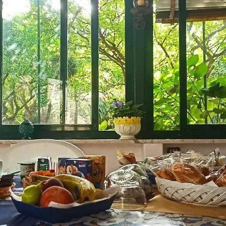 Couette-café Dei Fiori 3*