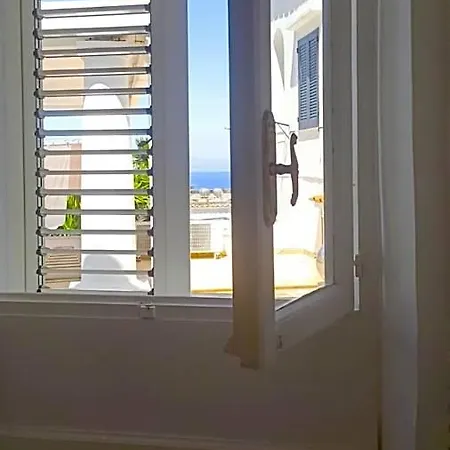 Alojamento de Acomodação e Pequeno-almoço Dei Fiori Capri
